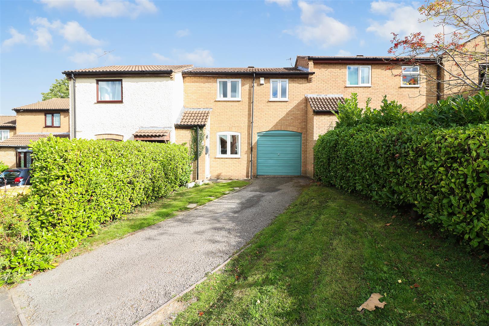 2 bed property in Farndale Avenue, Chesterfield
